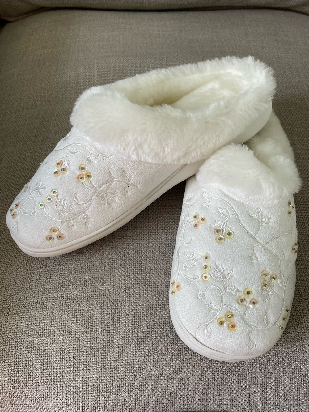 White Faux-Fur Embroidered Women's Slippers